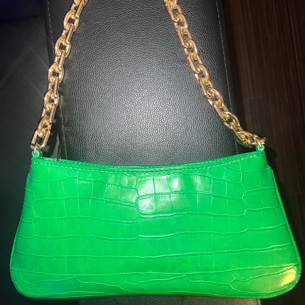 CHAIN STRAP ANIMAL EMBOSSED SHOULDER BAG from ZARA